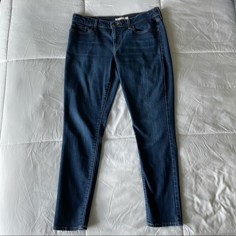 Women’s Levi’s Dark Wash 711 Skinny Jeans, size 32